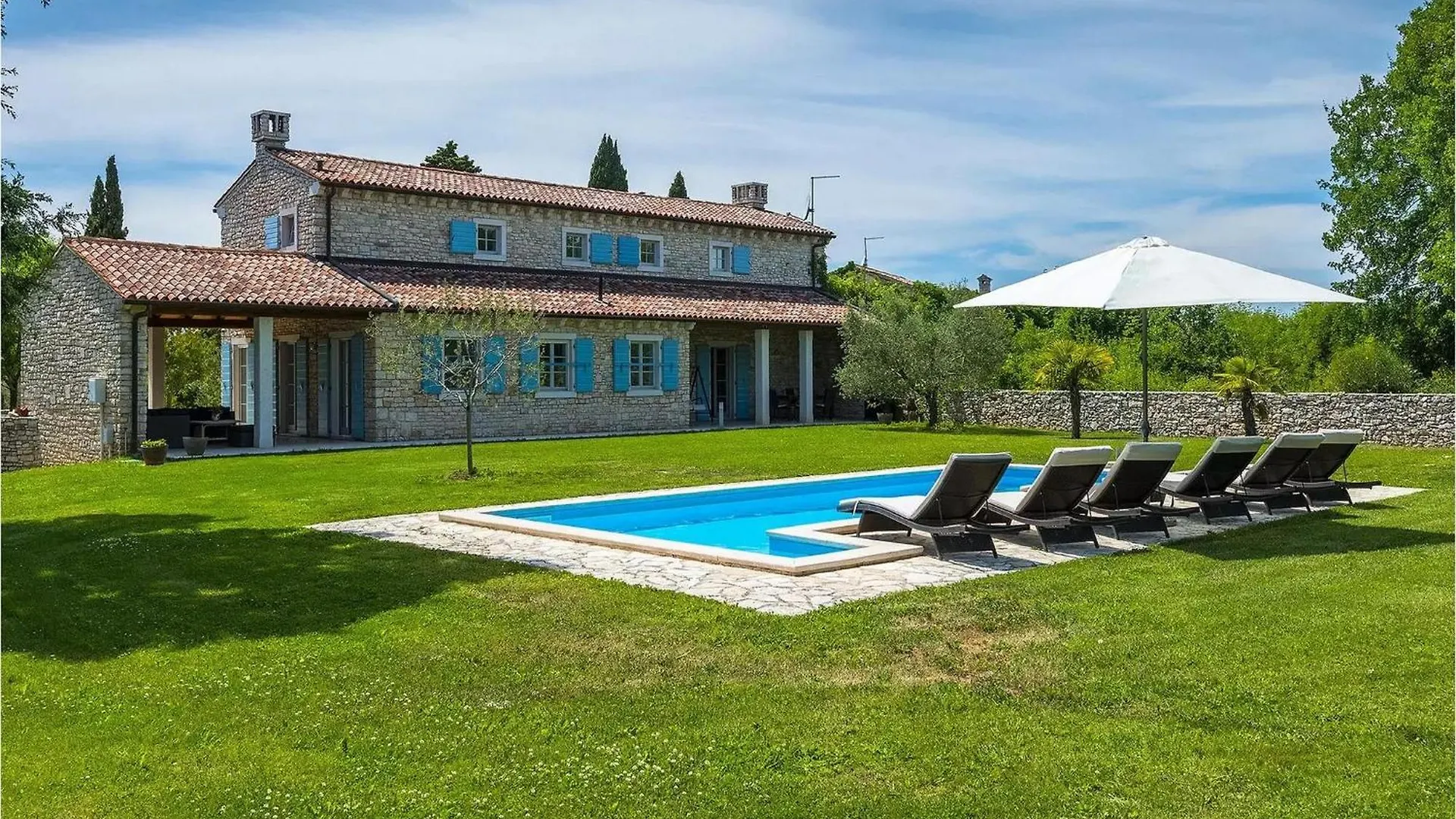 Villa Bl Πούλα